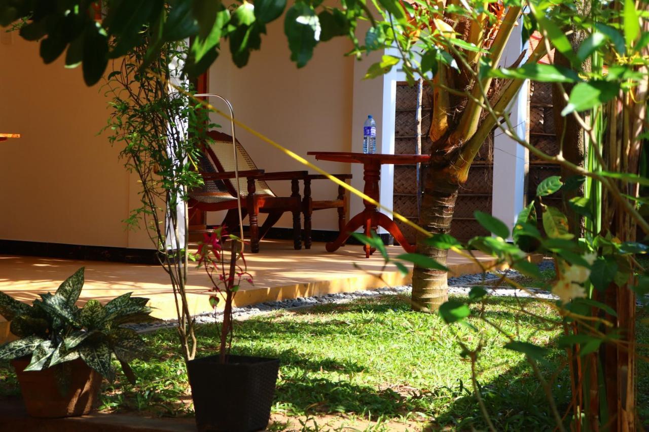 Relax Beach House Tangalle Esterno foto