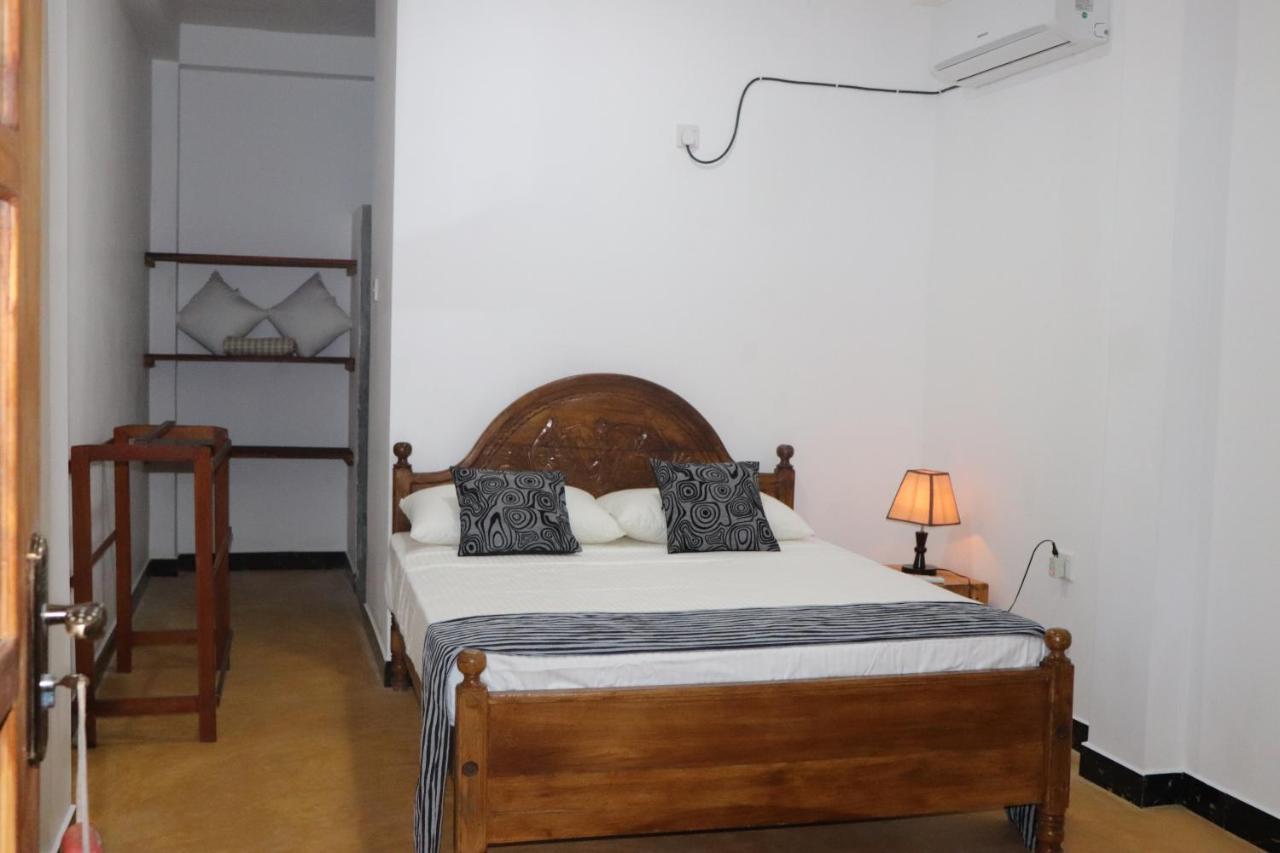 Relax Beach House Tangalle Esterno foto