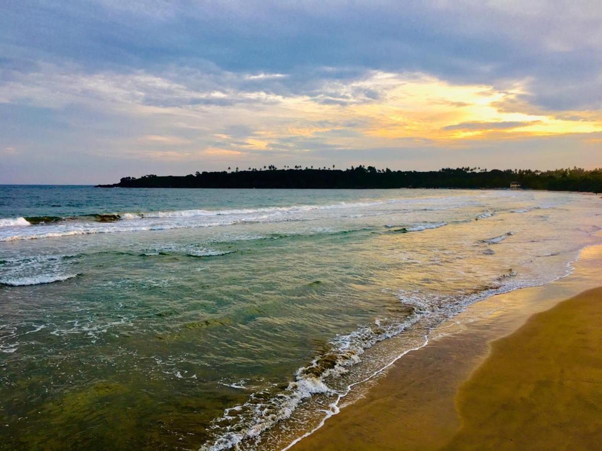 Relax Beach House Tangalle Esterno foto