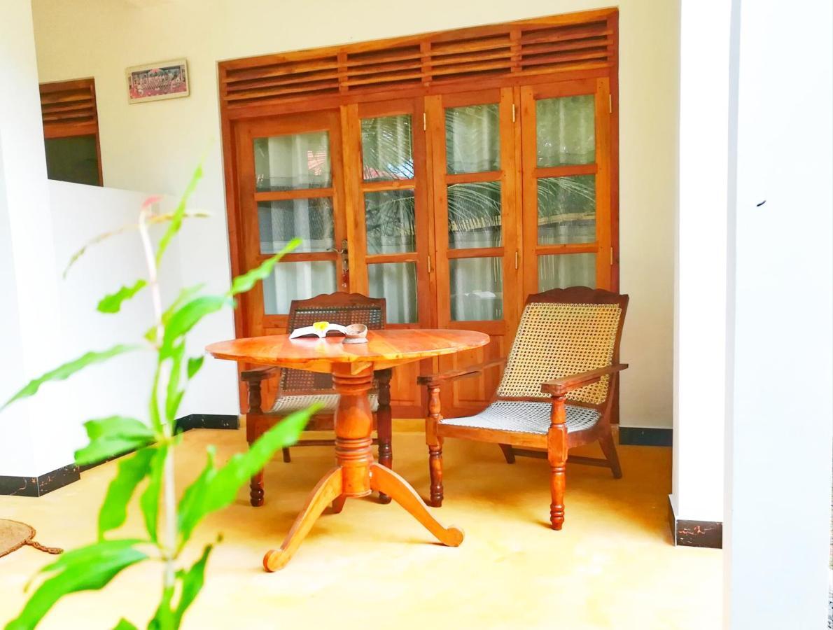 Relax Beach House Tangalle Esterno foto